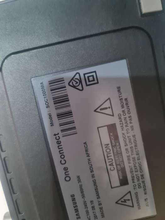 SAMSUNG Q7F ONE CONNECT BOX