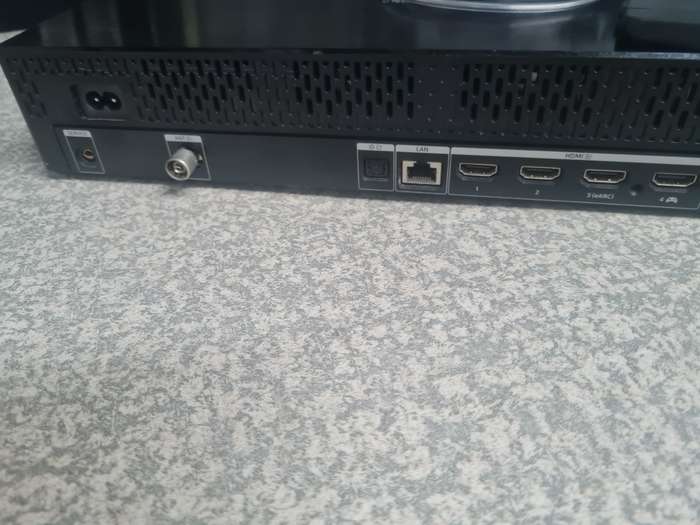 SAMSUNG ONE CONNECT BOX AND CABLE