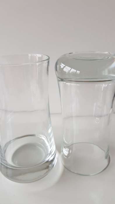 Glass Flower vases. Set of 2x Heavy bottomed Dinner Table vases. Plain glass vase.