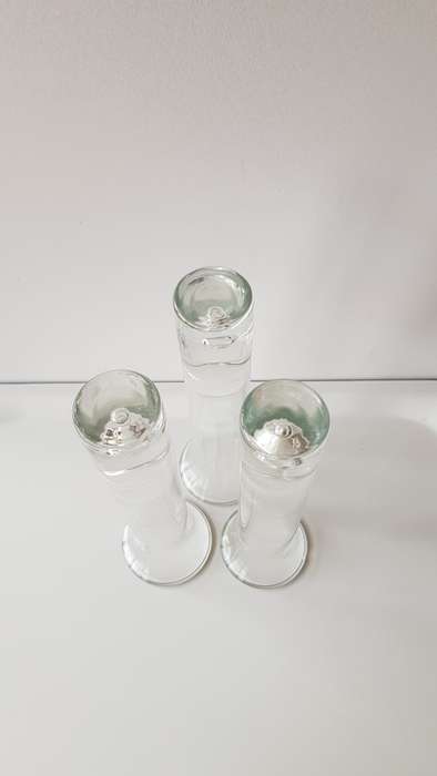 Glass Flower vases. Set of 3x Thick bottomed Dinner Table vases. Thick bottom