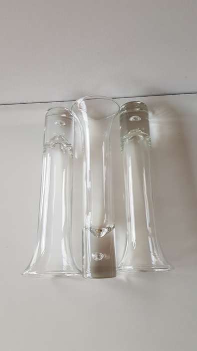 Glass Flower vases. Set of 3x Thick bottomed Dinner Table vases. Thick bottom