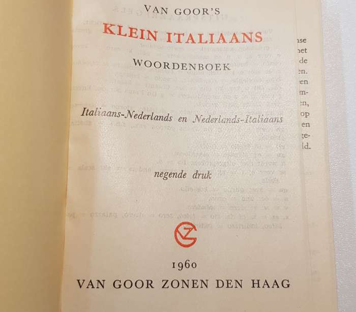 Vintage Dutch dictionary 1960. Klein Italiaans Woordenboek Collectors piece.