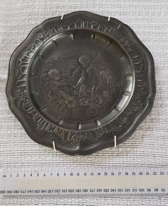 Antique Pewter Plate.  Late18th early 19th Century with Rose Hallmark. Plate has a lovely scalloped