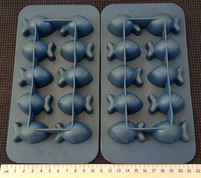 Silicone Ice Cube Trays 2x in blue with fish design for ice cubes.