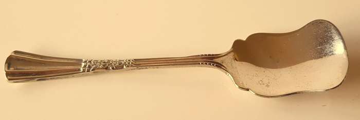 Vintage Silver-plated sugar spoon by Silcraft. A lovely elegant sugar spoon