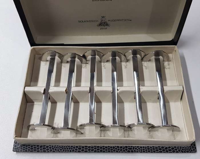 Vintage Dutch  Gero Zilmeta Stainless Steel Knife Rest Set. Circa 1960s. (Messen Legger)
