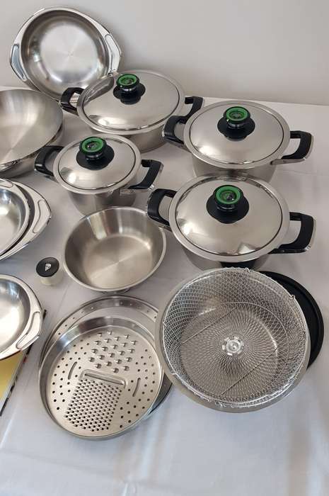 AMC cookware set (a set consisting of 18x pieces).