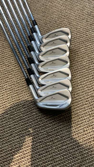 Mizuno JPX900 Tour irons