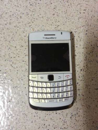 Blackberry Bold 9700 - White