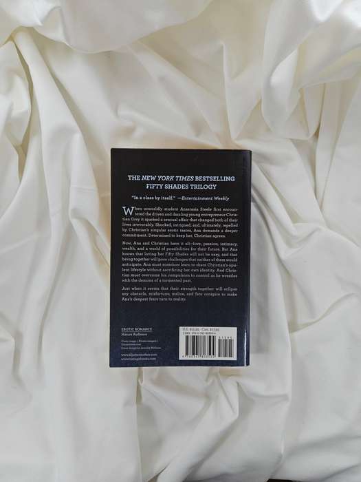 Fifty Shades Freed III by EL James - Paperback