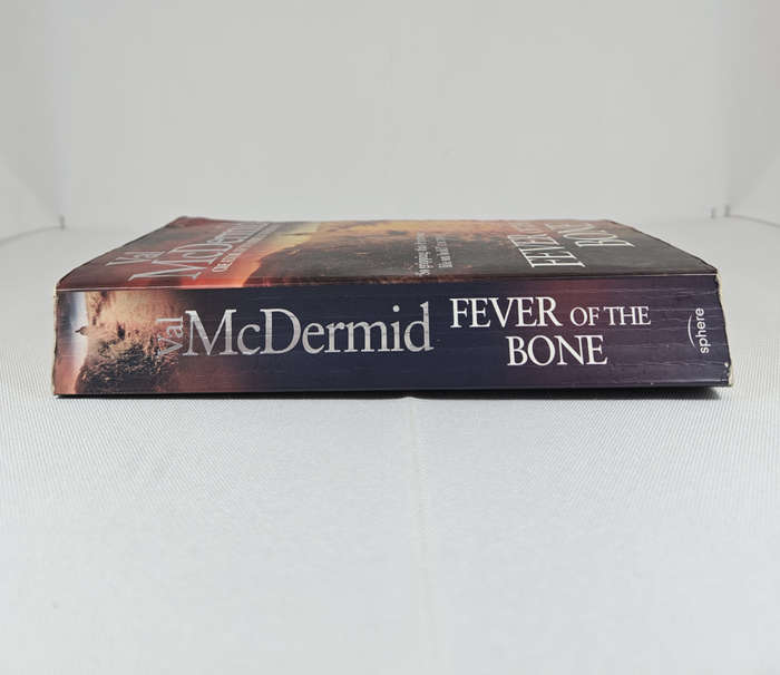 Fever to the Bone by Val McDermid - Paperback
