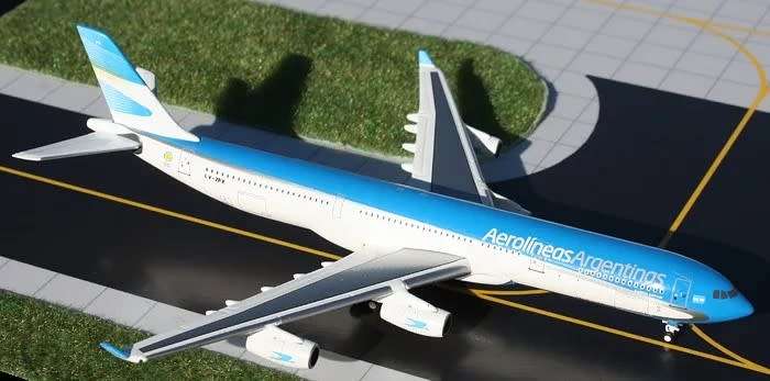Airbus A340-300 Aerlineas Argentinas - 1/400 Scale (GJARG1096)(TAS7011)(Gemini Jets)