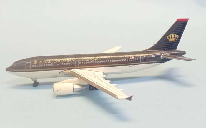 Airbus A310-330 Royal Jordanian - 1/400 Scale (HW560832)(TAS4347)(Herpa Wings)