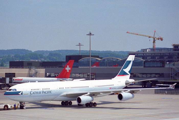 Airbus A340-200 Cathay Pacific - 1/400 Scale (ACVRHMR)(TAS4640)(AeroClassics)