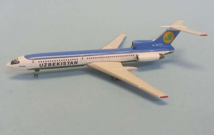Tupolev Tu-154M Uzbekistan - 1/400 Scale (PH10830)(TAS4186)(Phoenix Models)