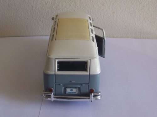 MAISTO DIECAST VOLKSWAGEN VAN "SAMBA" (1/25)