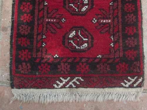 HAND WOVEN PERSIAN CARPET