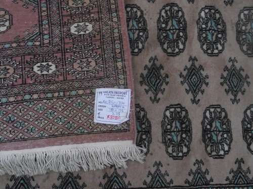 LARGE HAND WOVEN PERSIAN CARPET