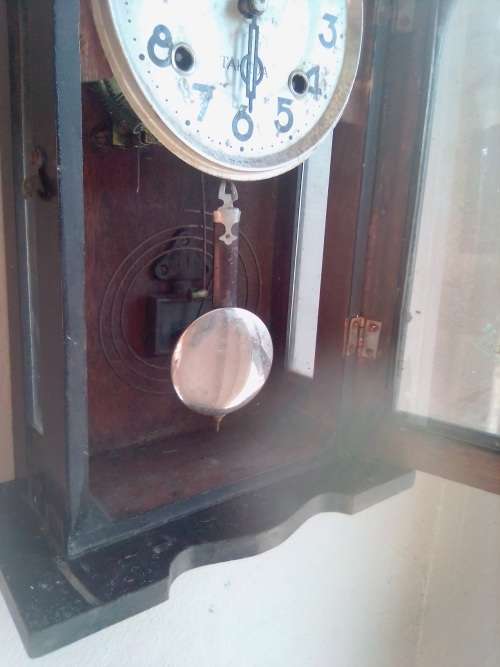 TAKEDA REGULATOR WALL CLOCK FOR SPARES OR REPAIR