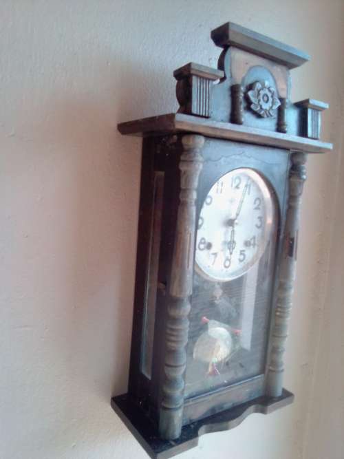 TAKEDA REGULATOR WALL CLOCK FOR SPARES OR REPAIR