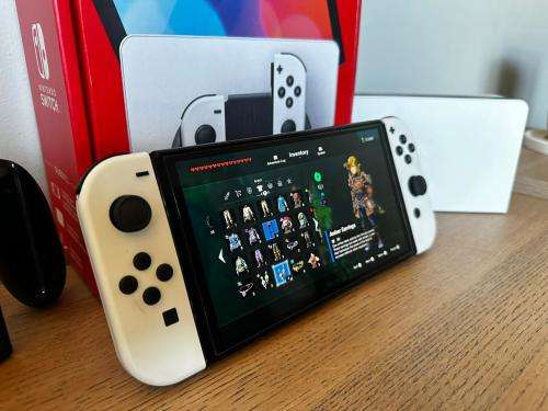 Nintendo Switch OLED Boxed In Great Condition Black & White!