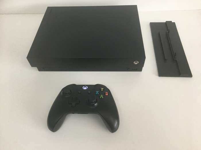 Xbox One X 1TB Boxed Plus One Controller, 5 Games And Console Stand Great Condition!