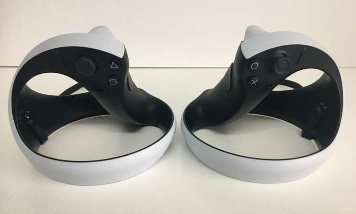 Sony PlayStation VR2 Headset + 2 Controllers Game Not Included Immaculate Condition! ( PS5 Needed )
