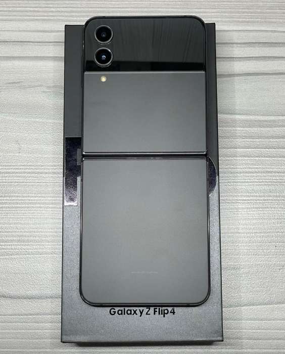 Samsung Galaxy Z Flip 4 5G Graphite 256GB