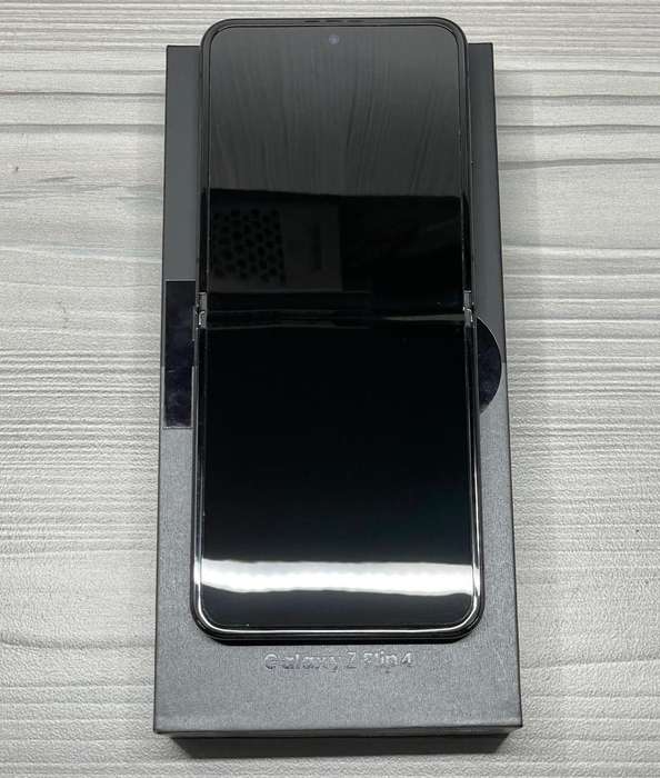 Samsung Galaxy Z Flip 4 5G Graphite 256GB