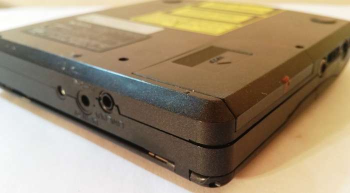 TECHNICS PORTABLE CD PLAYER SL-XP300