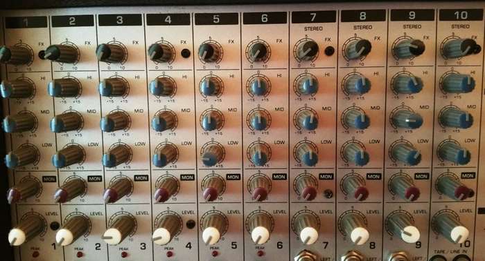 BEHRINGER EUROPOWER PMX2000 POWERED MIXER