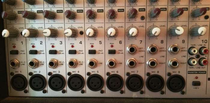 BEHRINGER EUROPOWER PMX2000 POWERED MIXER