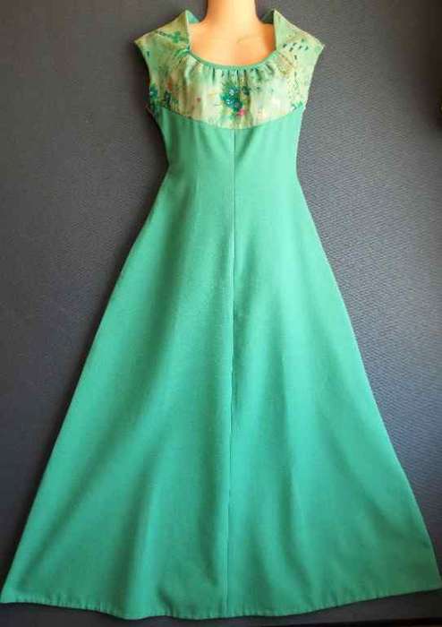 Long Length Vintage Green, Patterned Crimp Knit Dress With Back Detail - Chest 82cm, Waist 62cm