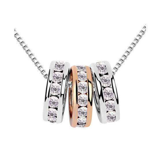 STUNNING !! AUSTRIAN CRYSTAL GOLD PLATED 3 RINGS PENDANT CHARM NECKLACE.