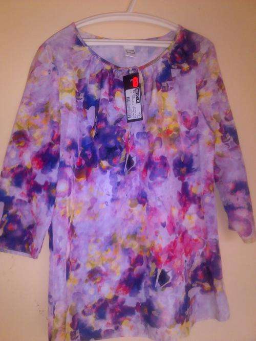 Size 10   Flower Top from Contempo