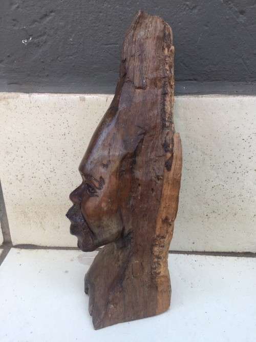 WOOD SCULPTURE SIGNED J HLUNGWANE VERY NICE!!!!