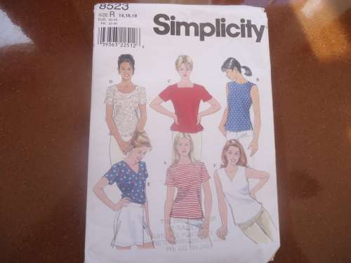 SIMPLICITY PATTERNS 8523 tops  SIZE R = 14 + 16 + 18  COMPLETE