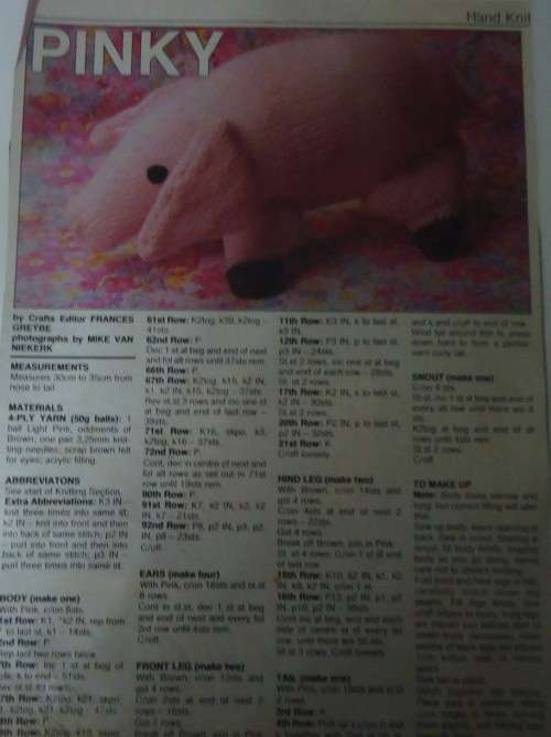 PINKY  THE PIG -  YOUR FAMILY KNITTING