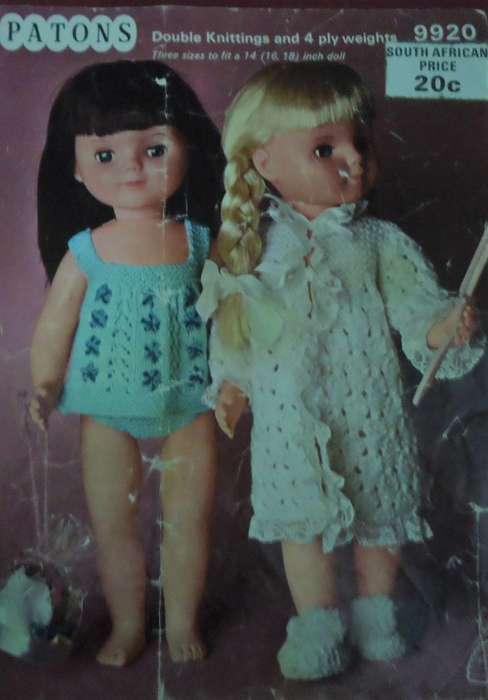 PATONS#9920 DOLL`S OUTFIT-HOUSECOAT EDGED IN LACE+ BLUE NIGHTIE TO FIT 3 SIZES 14`+16 +18`  DOLLS