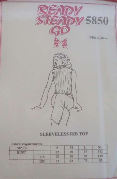 READY-STEADY-GO PATTERN NUMBER 5850 LADIES SLEEVELESS RIB TOP - SIZE MEDIUM