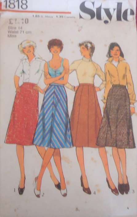 STYLE 1818 SET OF SKIRTS SIZE 14 WAIST 71 CM COMPLETE-PART CUT