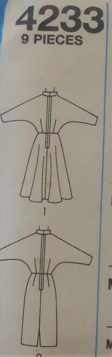 STYLE 4233 DRESS WITH DOLMAN SLEEVES & SHAPED NECKLINE SIZE U=16-18-20 COMPLETE-UNCUT-F/FOLDED