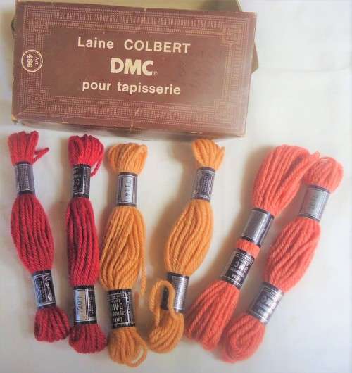 SIX UNUSED SKEINS OF STUNNING DMC COLOURED TREADS FOR TAPESTRY