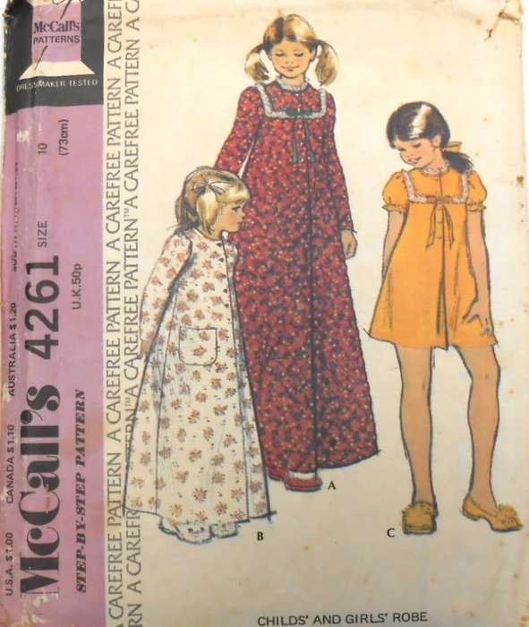 VINTAGE McCALLS 4261 KIDS ROBE SIZE 10 YEARS COMPLETE-UNCUT-F/FOLDED