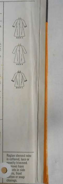 VINTAGE McCALLS 2697 TODDLERS ROBE SIZE 2 YEARS COMPLETE-UNCUT-F/FOLDED-ZIPLOC