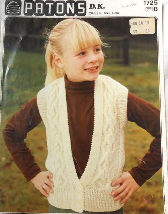 PATONS 1725 -JUNIOR FASHION WITH CABLING SIZE 26-32 OR 66- 81 CM