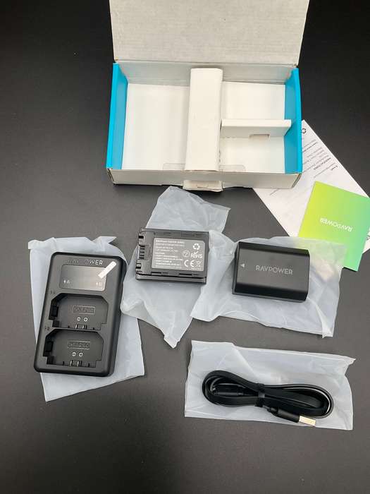 RAVPower NP-FZ100 2040mAh Camera Battery Charger Set for Sony