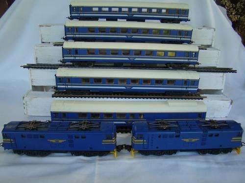 HO Lima Extraordinary SAR Blue Train set (look again)