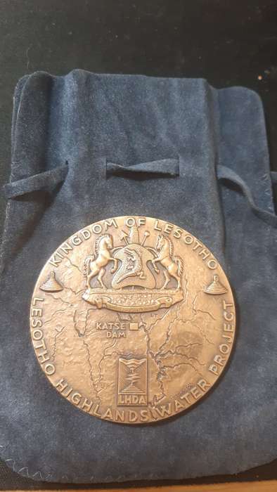 LESOTHO HIGHLANDS WATER VENTURE -  KATSE DAM - 1997 BRONZE 61mm MEDAL
