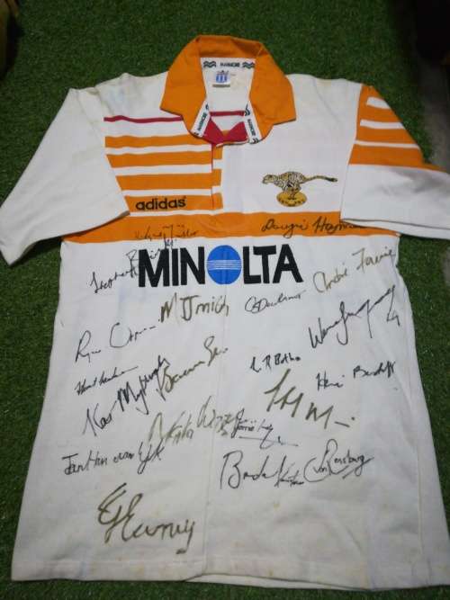 Cheetahs Players issue jersey signed by team no number